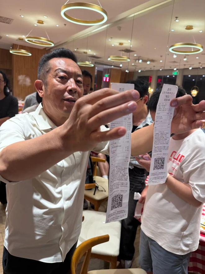 称将起诉罗晒出其账单：5人点15份菜只有两份没吃完尊龙凯时罗永浩悬赏10万征集西贝预制菜线索！贾国龙(图3)